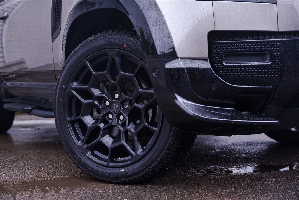 Used Land Rover Defender 90 2023 for sale - 76575294: Photo 11