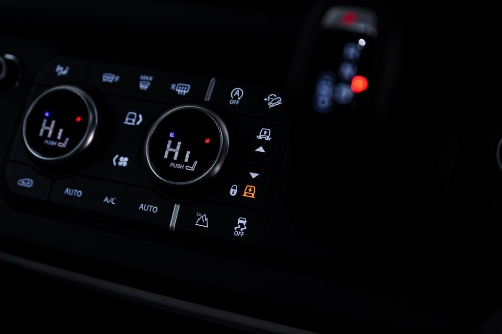 Used Land Rover Defender 2023 for sale - 77557007: Photo 38