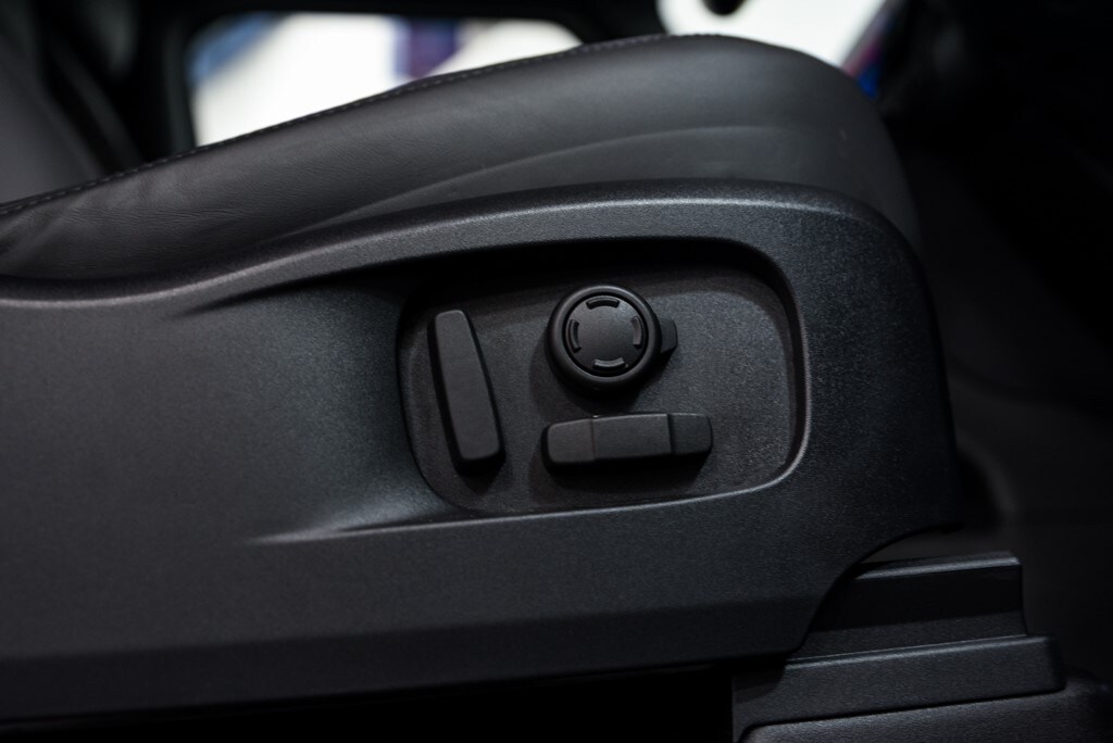 Used Land Rover Defender 90 2025 for sale - 75570649: Photo 46