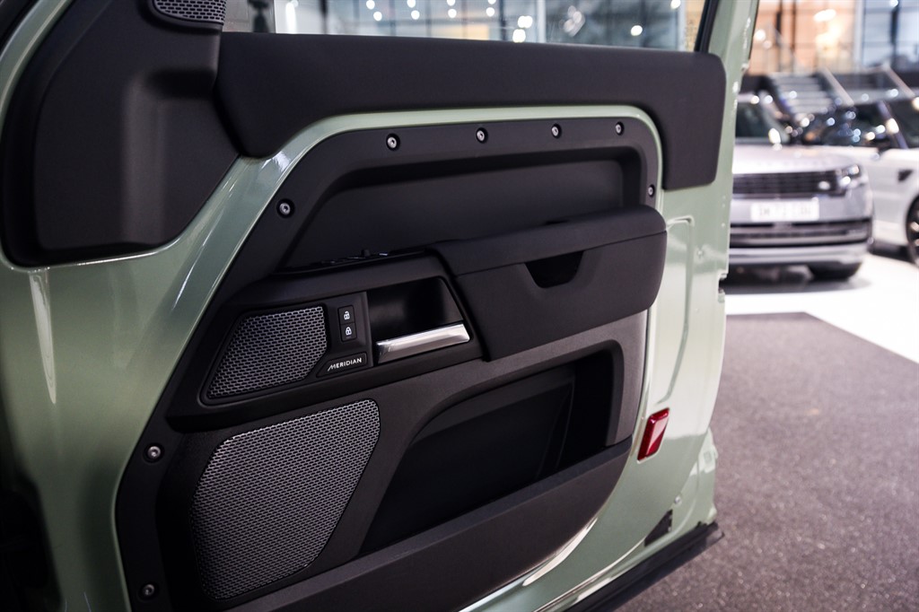 Used Land Rover Defender 2024 for sale - 77699007: Photo 35