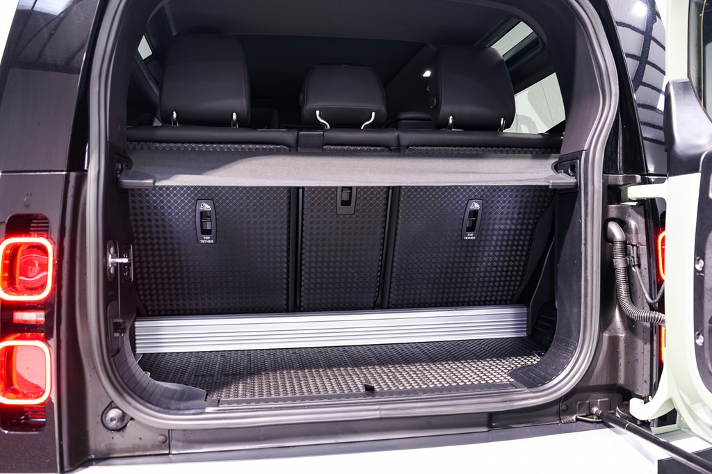 Used Land Rover Defender 2024 for sale - 77699007: Photo 43