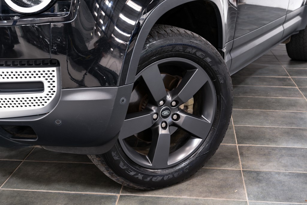 Used Land Rover Defender 110 2023 for sale - 75759086: Photo 31