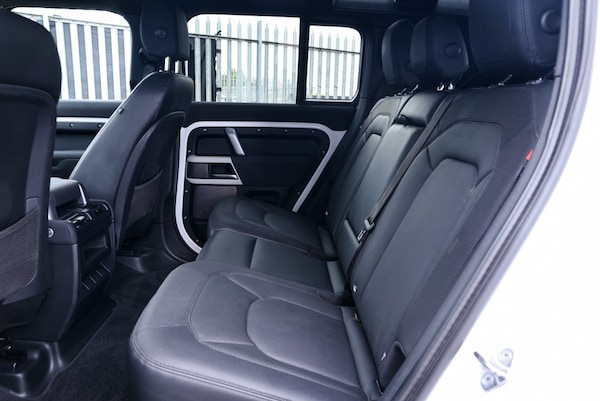 Used Land Rover Defender 110 2023 for sale - 75684732: Photo 12