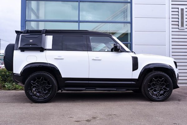 Used Land Rover Defender 110 2023 for sale - 75684732: Photo 4