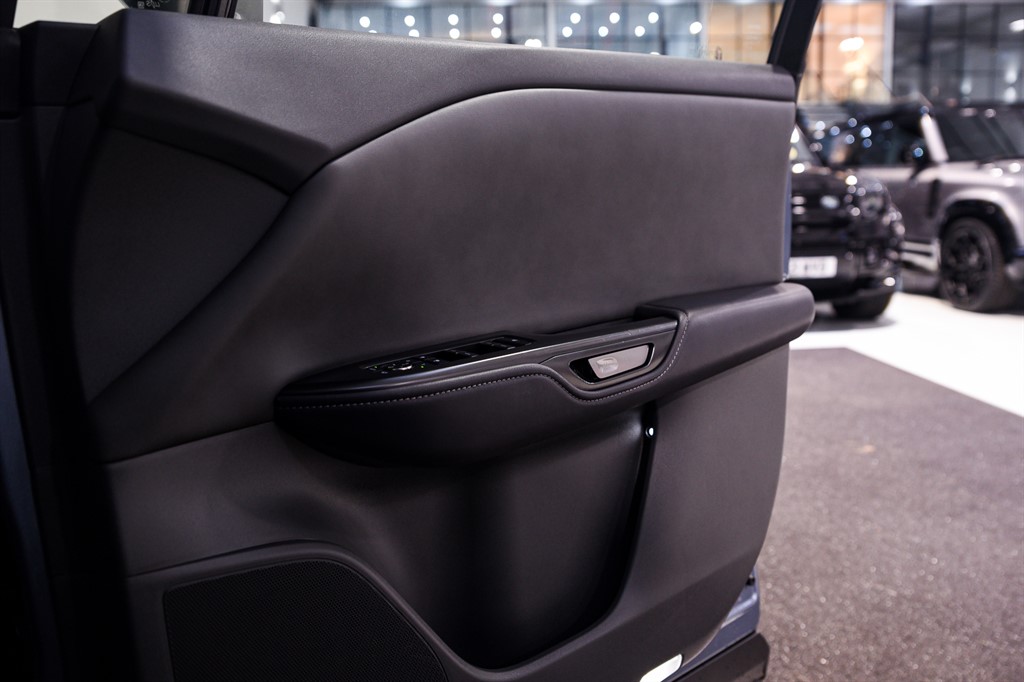 Used Lexus RZ 2024 for sale - 77600731: Photo 32