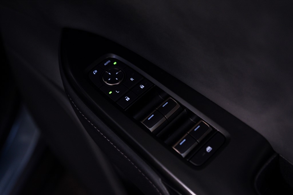 Used Lexus RZ 2024 for sale - 77600731: Photo 33