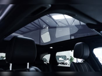 Used Land Rover Range Rover Velar 2022 for sale - 78618200: Photo