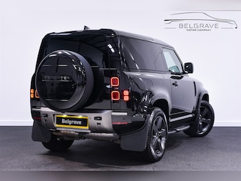 Used Land Rover Defender 2024 for sale - 77702907: Photo