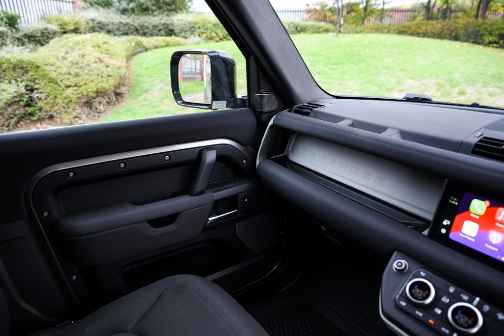 Used Land Rover Defender 90 2023 for sale - 76311418: Photo 11