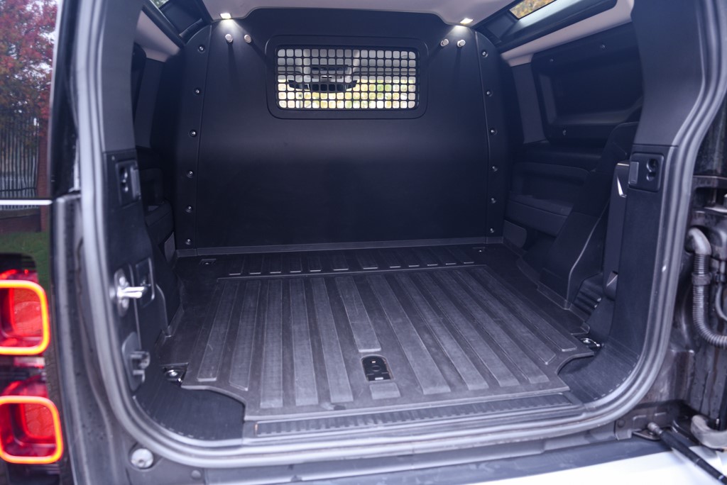 Used Land Rover Defender 90 2023 for sale - 76311418: Photo 26