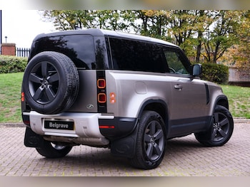 Used Land Rover Defender 2023 for sale - 76311418: Photo 2