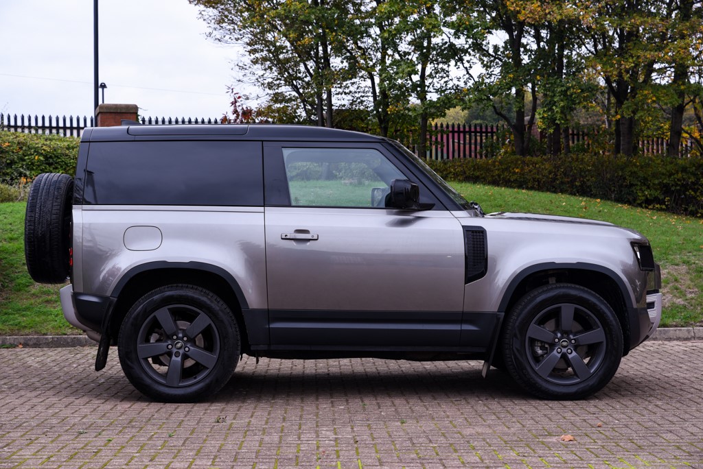 Used Land Rover Defender 90 2023 for sale - 76311418: Photo 4