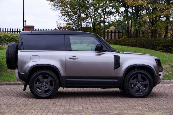 Used Land Rover Defender 2023 for sale - 76311418: Photo 4