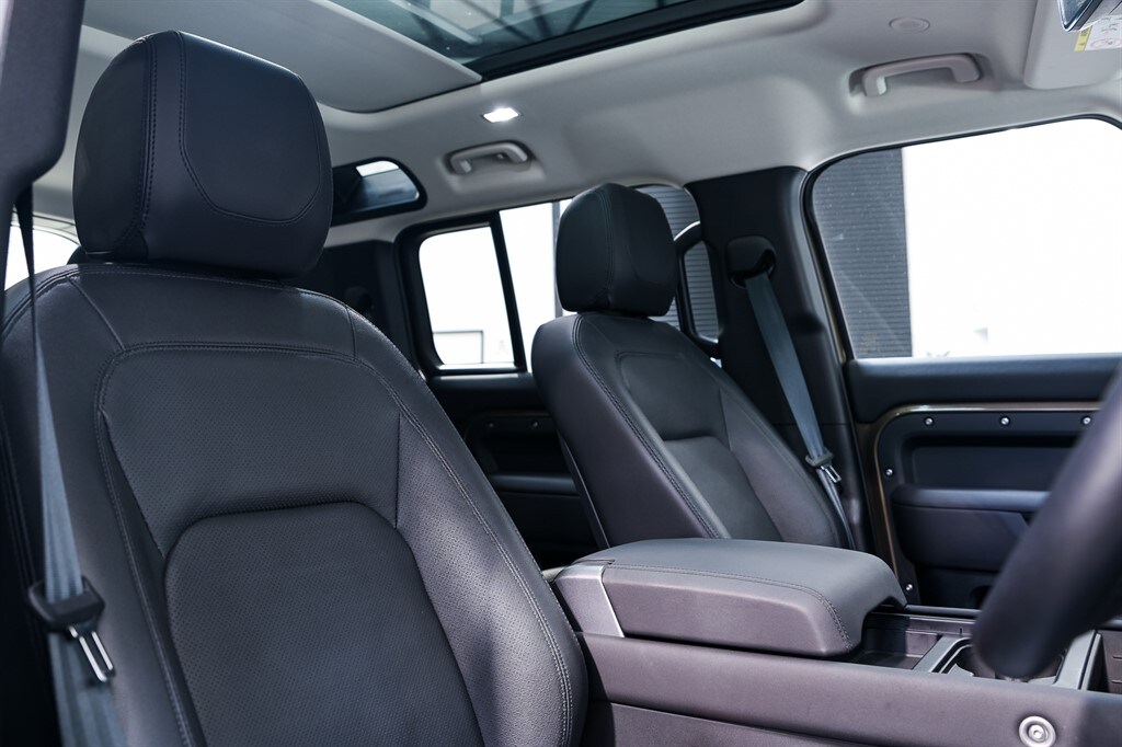 Used Land Rover Defender 2024 for sale - 77600712: Photo 12