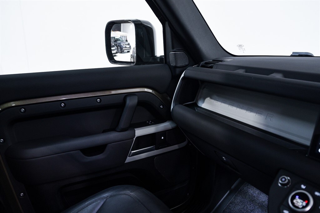 Used Land Rover Defender 2024 for sale - 77600712: Photo 16