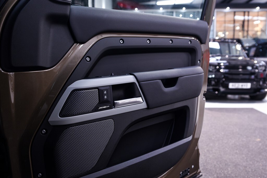 Used Land Rover Defender 2024 for sale - 77600712: Photo 29