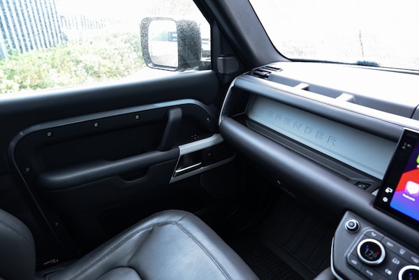 Used Land Rover Defender 90 2023 for sale - 75997121: Photo 11