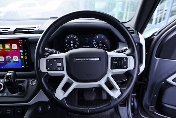Used Land Rover Defender 90 2023 for sale - 75997121: Photo 14