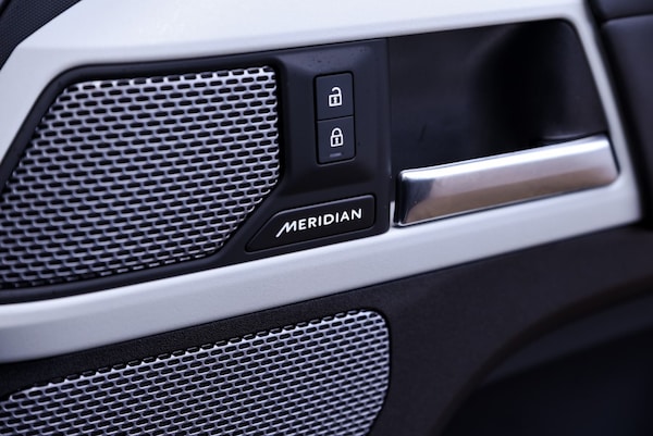 Used Land Rover Defender 90 2023 for sale - 75997121: Photo 19