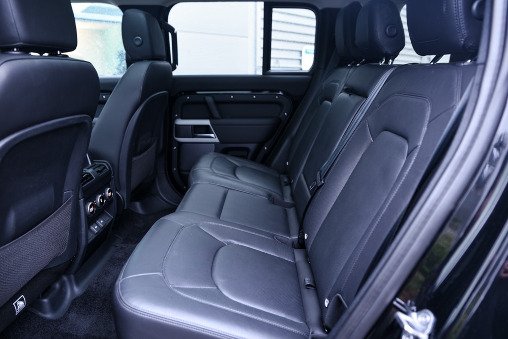 Used Land Rover Defender 2023 for sale - 77480390: Photo 15