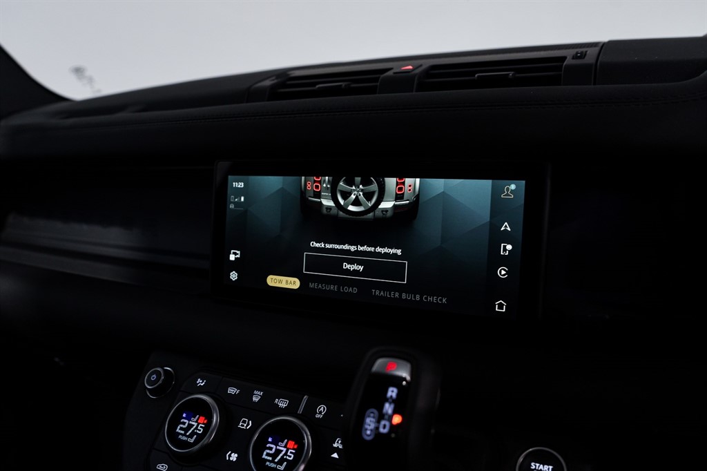 Used Land Rover Defender 2023 for sale - 77480390: Photo 17