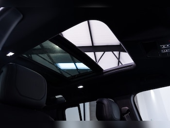 Used Land Rover Defender 2023 for sale - 77480390: Photo