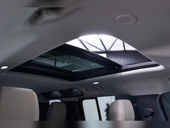 Used Land Rover Defender 110 2023 for sale - 78351332: Photo