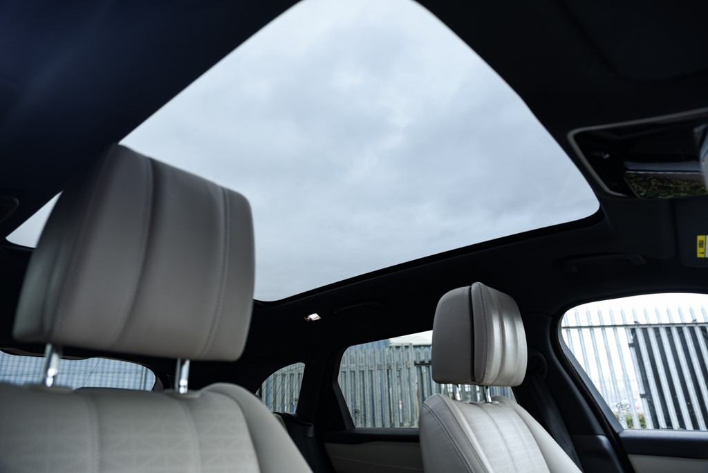 Used Land Rover Range Rover Velar 2021 for sale - 76140467: Photo 3