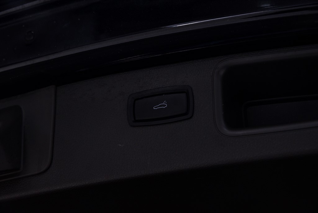 Used Porsche Macan 2023 for sale - 75759090: Photo 38