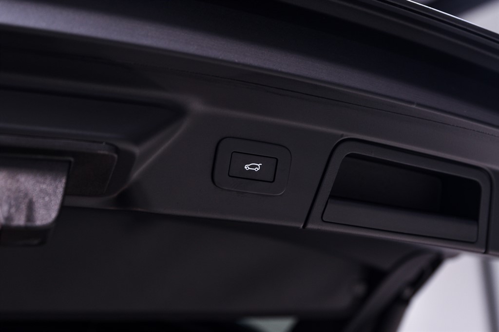 Used Land Rover Range Rover Velar 2023 for sale - 77702898: Photo 36