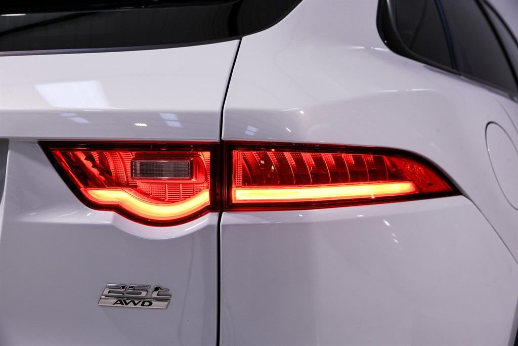 Used Jaguar F-Pace 2019 for sale - 76804469: Photo 15