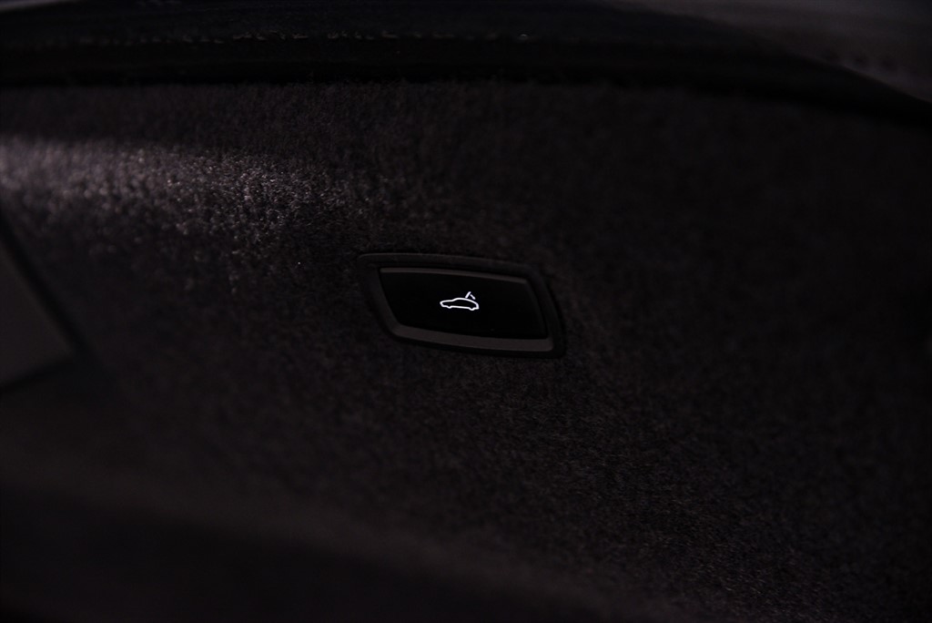 Used Porsche Taycan 2022 for sale - 76589970: Photo 43