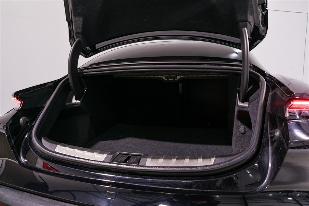 Used Porsche Taycan 2022 for sale - 76589970: Photo 44