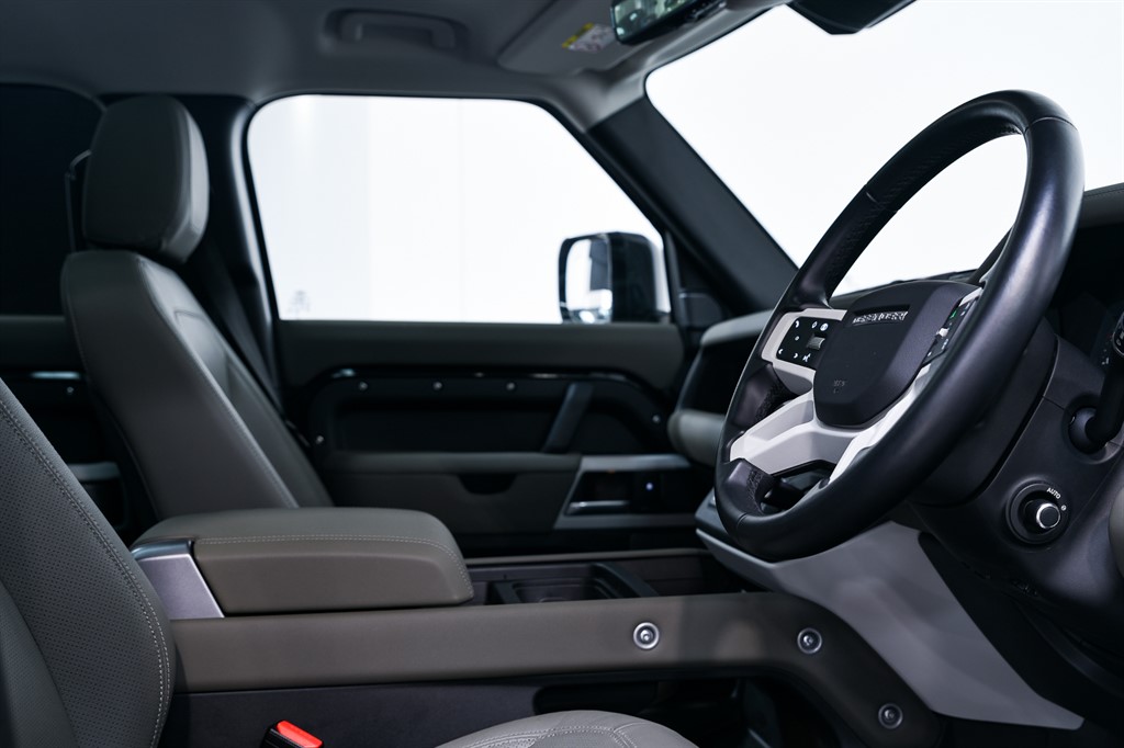 Used Land Rover Defender 2024 for sale - 78133725: Photo 14