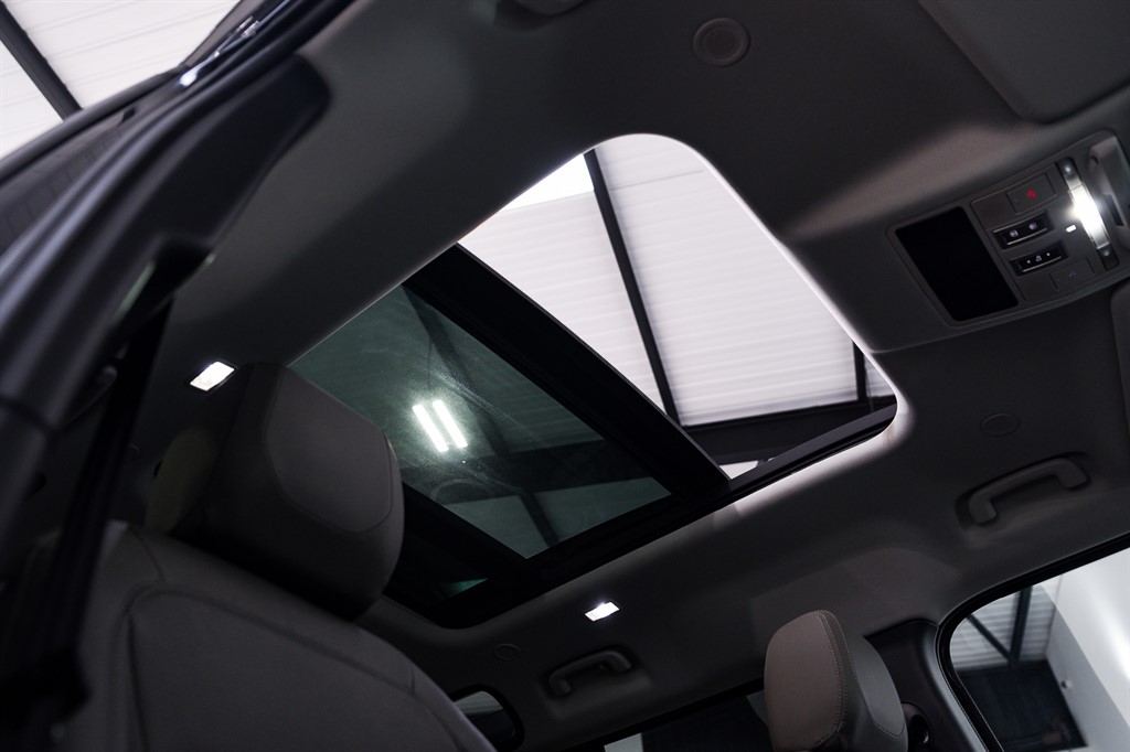 Used Land Rover Defender 2024 for sale - 78133725: Photo 4