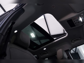 Used Land Rover Defender 2024 for sale - 78133725: Photo