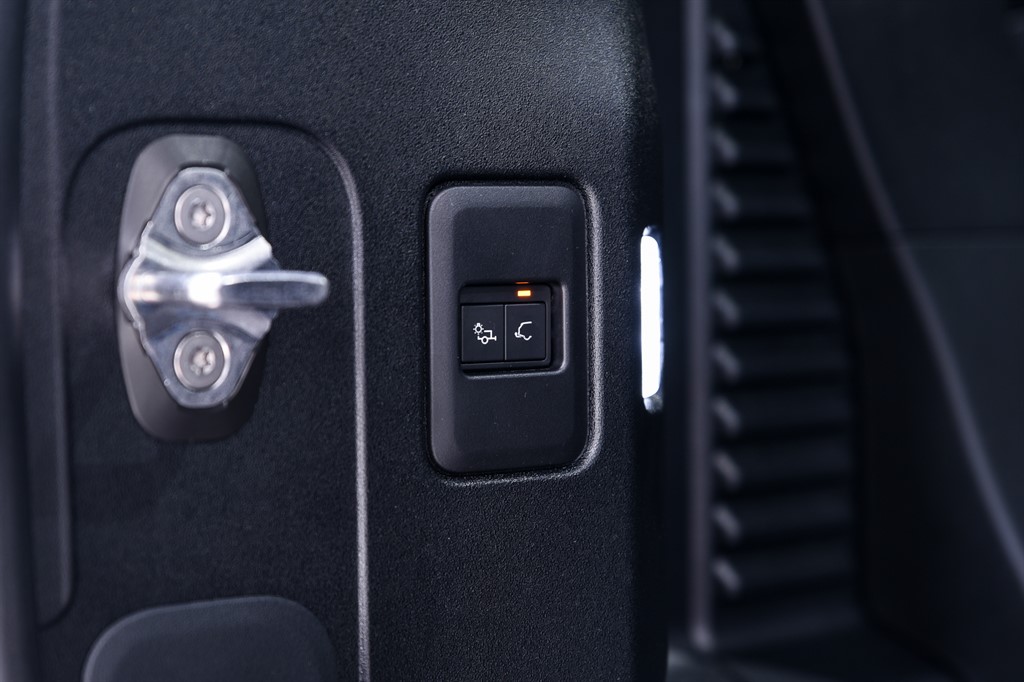 Used Land Rover Defender 2024 for sale - 78067284: Photo 31