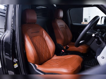 Used Land Rover Defender 90 2025 for sale - 78791925: Photo