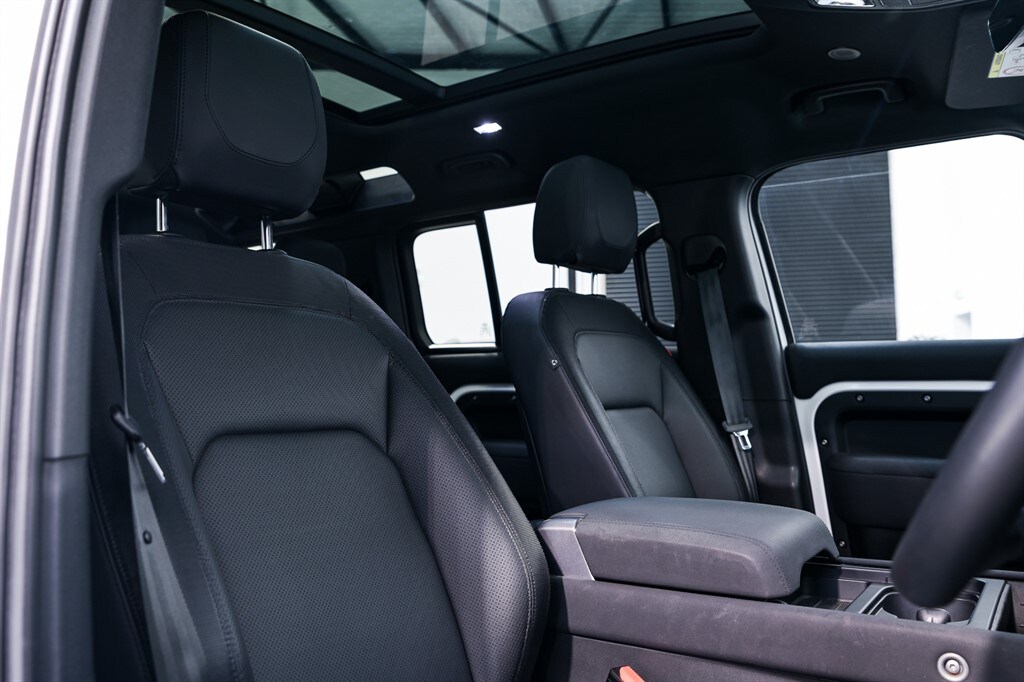 Used Land Rover Defender 2022 for sale - 77960111: Photo 16