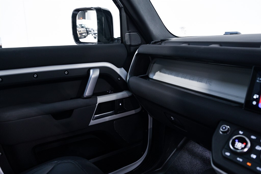 Used Land Rover Defender 2022 for sale - 77960111: Photo 21