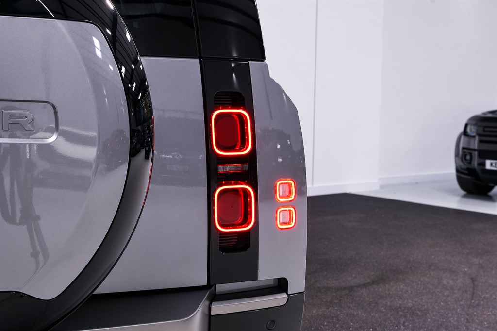 Used Land Rover Defender 2023 for sale - 77160856: Photo 14