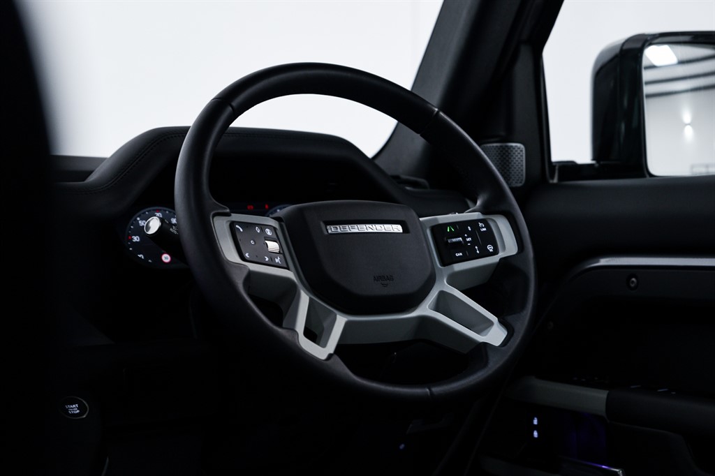 Used Land Rover Defender 2023 for sale - 77160856: Photo 16