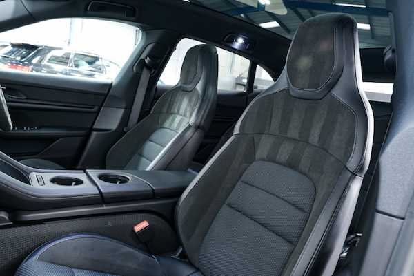 Used Porsche Taycan 2022 for sale - 74922548: Photo 10