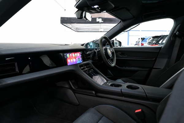 Used Porsche Taycan 2022 for sale - 74922548: Photo 11
