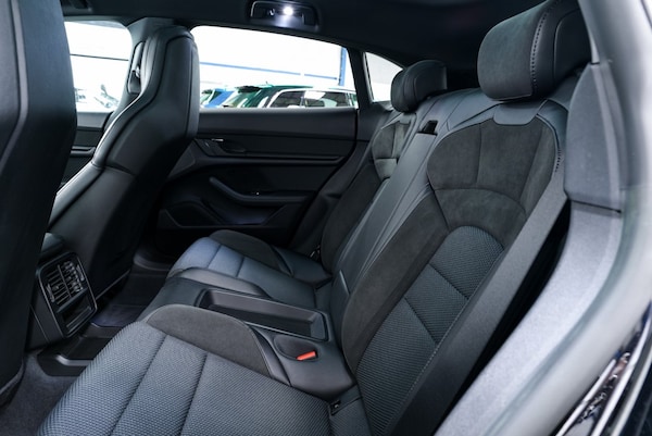 Used Porsche Taycan 2022 for sale - 74922548: Photo 12