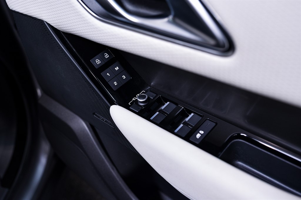 Used Land Rover Range Rover Velar 2023 for sale - 78187216: Photo 31