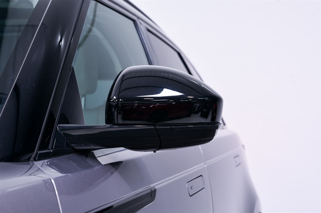 Used Land Rover Range Rover Velar 2023 for sale - 78187216: Photo 9