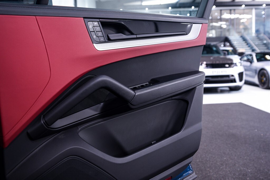 Used Porsche Cayenne 2024 for sale - 77960141: Photo 37