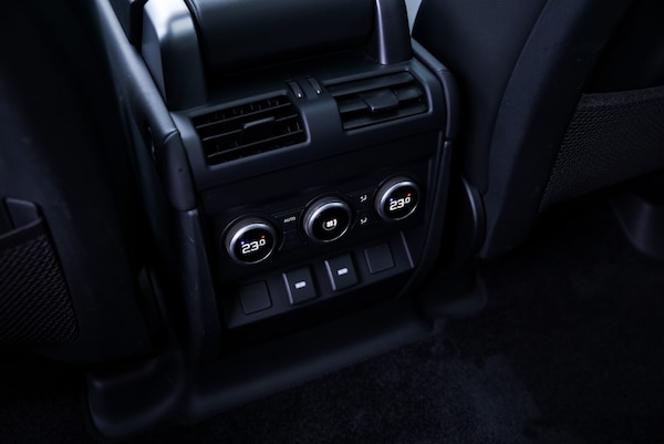 Used Land Rover Defender 2023 for sale - 76172536: Photo 10