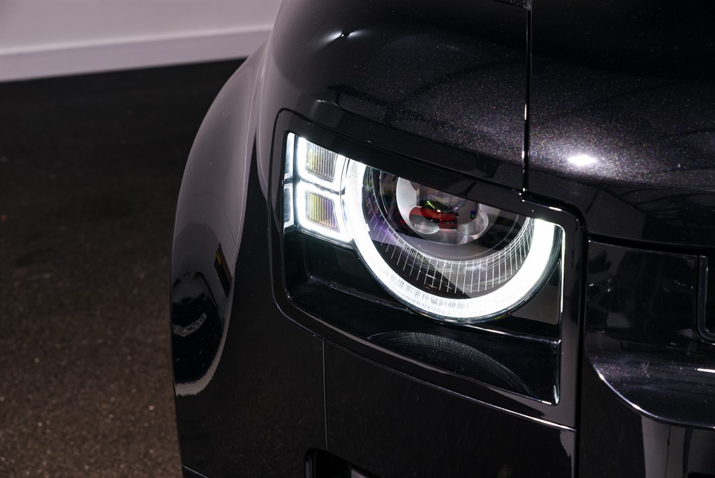 Used Land Rover Defender 110 2024 for sale - 76172536: Photo 11